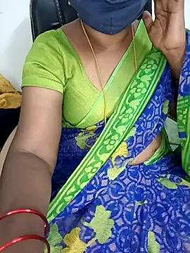 Snapshot of Tamil-hotwife chatting on 03-09-25, 11:03 Tamil-hotwife online show from 03-09-25, 11:03