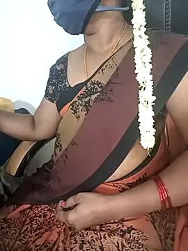 Snapshot of Tamil-hotwife chatting on 03-11-25, 07:25 Tamil-hotwife online show from 03-11-25, 07:25