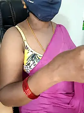 Snapshot of Tamil-hotwife chatting on 03-12-25, 04:41 Tamil-hotwife online show from 03-12-25, 04:41