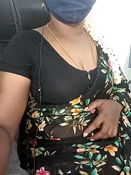 Snapshot of Tamil-hotwife chatting on 09-19-25, 04:58 Tamil-hotwife online show from 09-19-25, 04:58