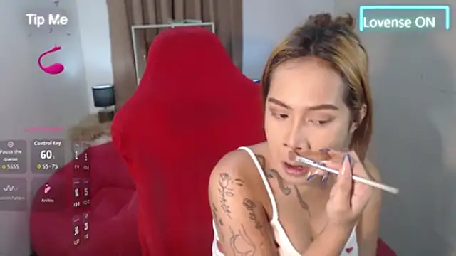 Snapshot of FrancineGarcia chatting on 11-24-25, 01:11 FrancineGarcia online show from 11-24-25, 01:11