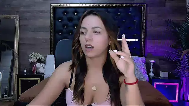 PlayfulElla online show from 10-08-25, 04:54