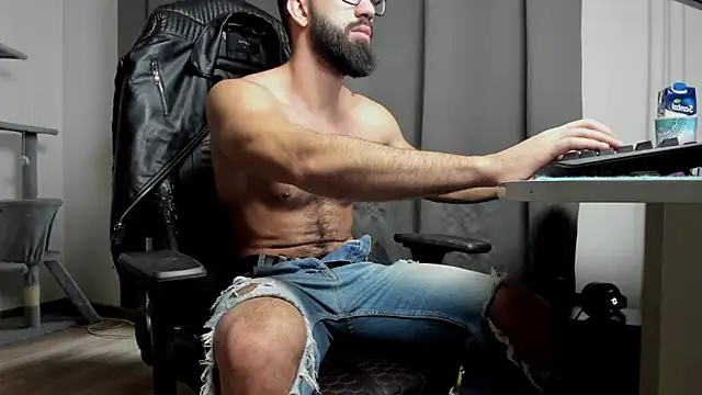 liamaesthetic online show from 02-04-25, 07:29