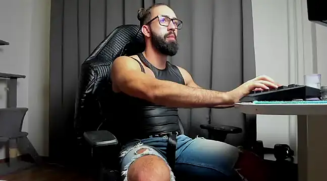 liamaesthetic online show from 03-02-25, 06:40