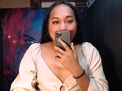 Snapshot of bettina_love chatting on 10-28-25, 01:36 bettina love online show from 10-28-25, 01:36