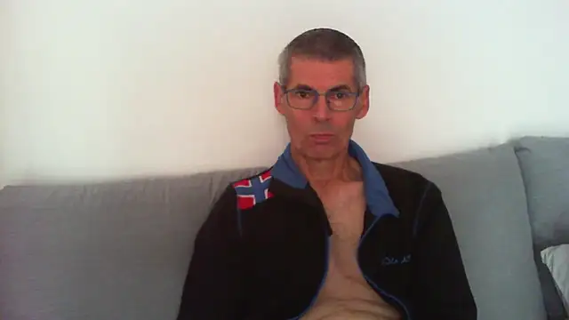 Manuchao 666 online show from 06-13-26, 07:50