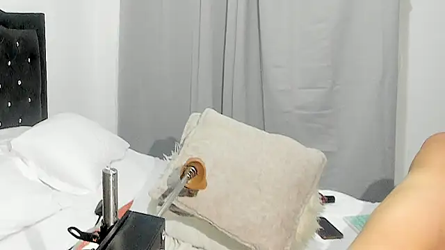 AlyssonKim online show from 12-05-24, 11:16