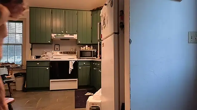 Snapshot of CDforU chatting on 10-15-25, 11:21 CDforU online show from 10-15-25, 11:21