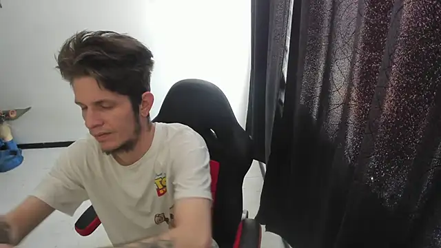 Snapshot of Jeff_Walton@xh chatting on 12-16-25, 04:56 Jeff Waltonxh online show from 12-16-25, 04:56