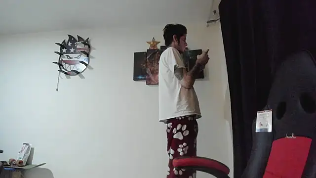 Snapshot of Jeff_Walton@xh chatting on 12-21-25, 05:25 Jeff Waltonxh online show from 12-21-25, 05:25