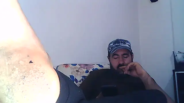 Snapshot of ZYXEL353 chatting on 12-22-24, 01:34 ZYXEL353 online show from 12-22-24, 01:34