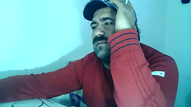Snapshot of ZYXEL353 chatting on 01-11-25, 04:59 ZYXEL353 online show from 01-11-25, 04:59