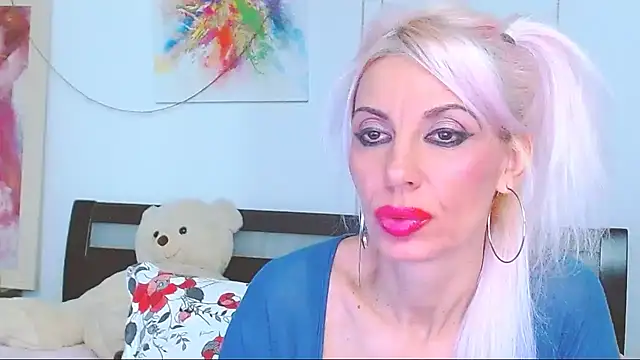 HoneyLara online show from 10-15-25, 07:14