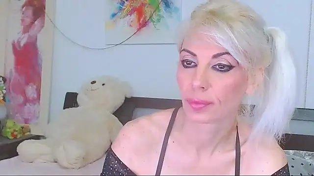 HoneyLara online show from 05-10-26, 07:52
