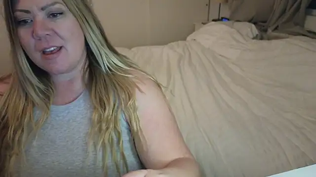 JESS LOVES online show from 01-14-25, 04:15