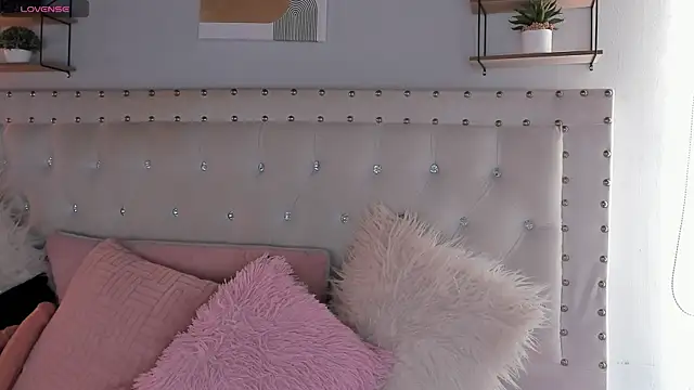 Atenea Klett  online show from 09-26-25, 01:59