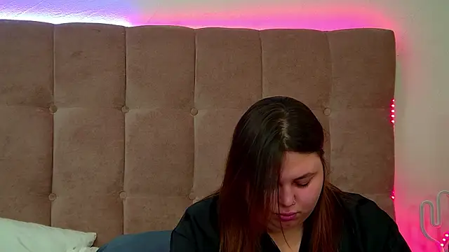 LillianKim online show from 10-22-25, 06:40