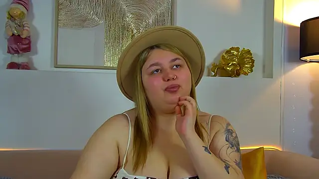 LillianKim online show from 12-04-25, 06:38