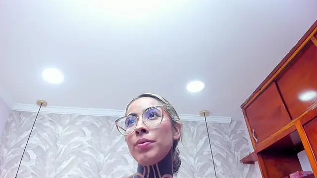 NicoleBlum online show from 01-14-25, 08:04