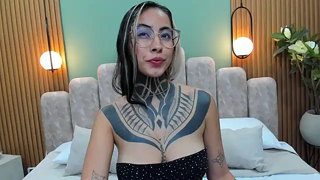 NicoleBlum online show from 03-15-25, 05:37