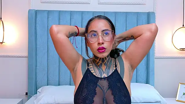 Snapshot of NicoleBlum chatting on 06-17-26, 07:48 NicoleBlum online show from 06-17-26, 07:48