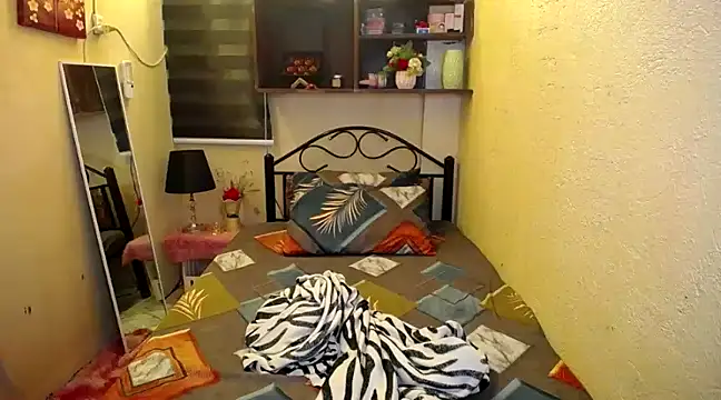 Snapshot of MissFoxylady chatting on 01-06-25, 07:02 MissFoxylady online show from 01-06-25, 07:02