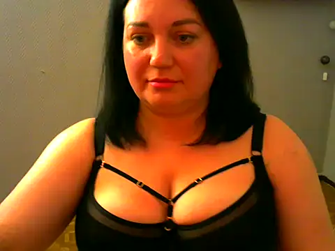 Snapshot of AmanaGi chatting on 12-30-24, 01:03 AmanaGi online show from 12-30-24, 01:03