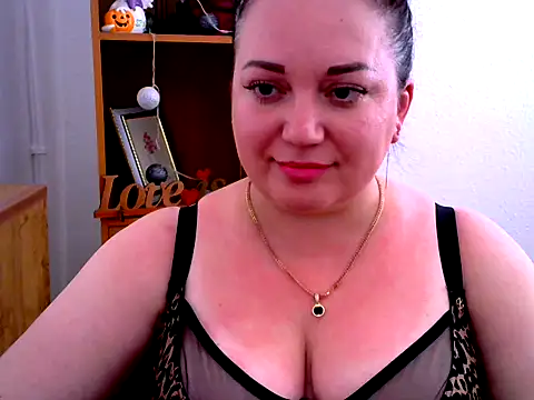 Snapshot of AmanaGi chatting on 11-03-25, 04:41 AmanaGi online show from 11-03-25, 04:41