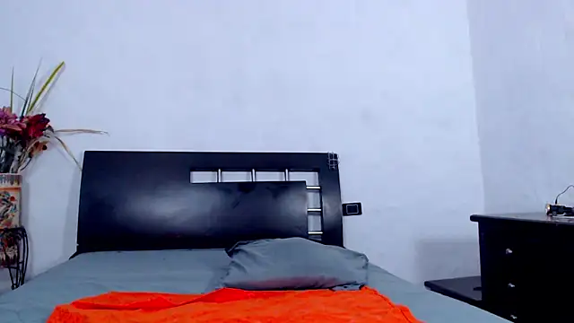 AikoTailor online show from 09-24-25, 09:07