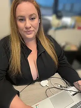 cinnatitties online show from 06-26-26, 08:35