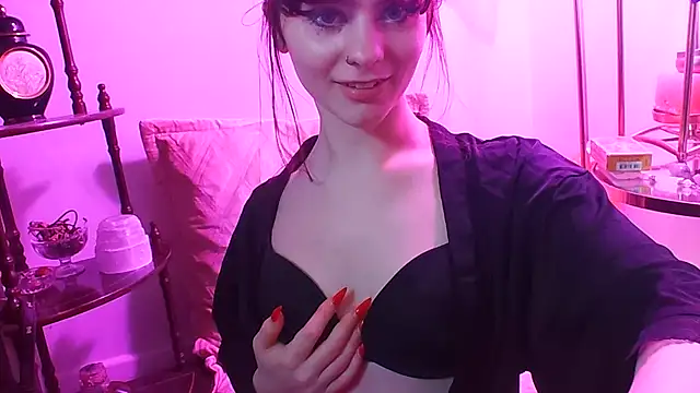 Snapshot of crystalsbaby chatting on 01-05-25, 02:27 crystalsbaby online show from 01-05-25, 02:27