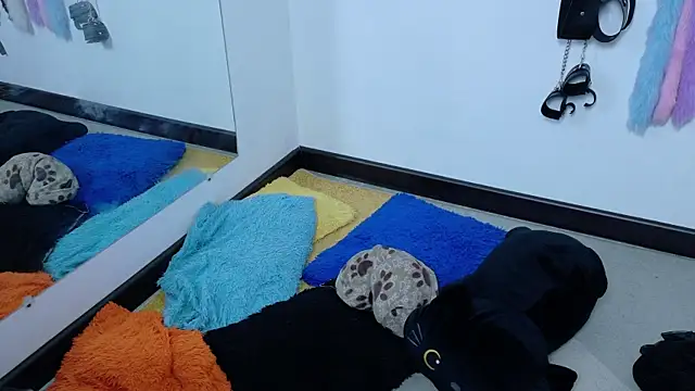 Snapshot of Catwhite_ chatting on 01-22-25, 03:18 Catwhite online show from 01-22-25, 03:18