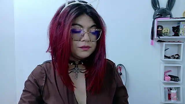 Snapshot of Catwhite_ chatting on 01-28-25, 12:32 Catwhite online show from 01-28-25, 12:32
