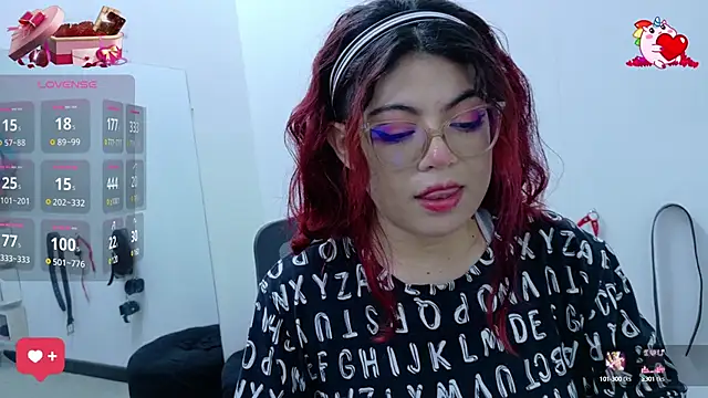 Snapshot of Catwhite_ chatting on 02-19-25, 12:55 Catwhite online show from 02-19-25, 12:55