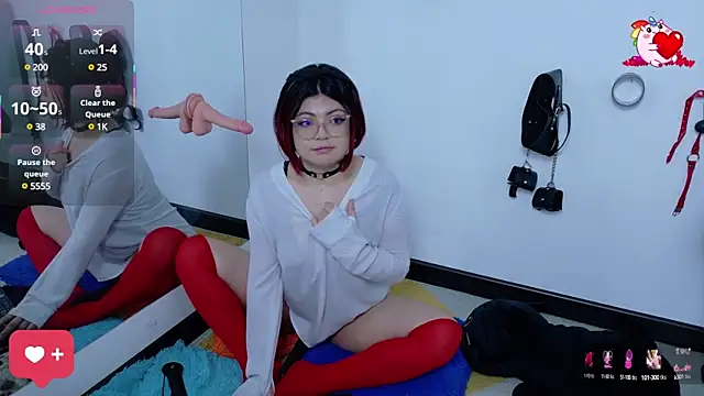 Snapshot of Catwhite_ chatting on 03-19-25, 03:29 Catwhite online show from 03-19-25, 03:29