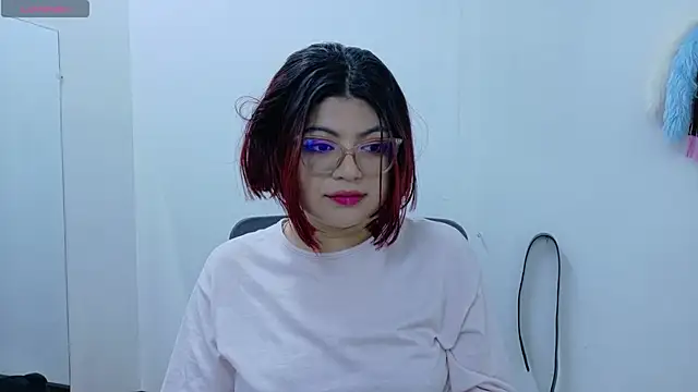 Snapshot of Catwhite_ chatting on 03-21-25, 01:45 Catwhite online show from 03-21-25, 01:45