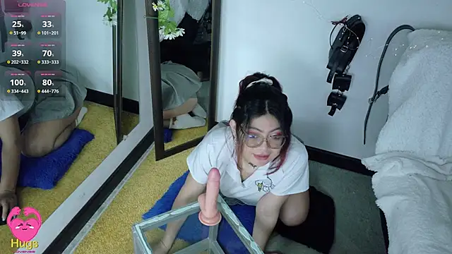 Snapshot of Catwhite_ chatting on 09-10-25, 07:03 Catwhite online show from 09-10-25, 07:03