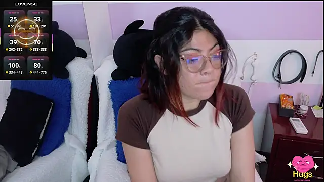 Snapshot of Catwhite_ chatting on 10-08-25, 07:11 Catwhite online show from 10-08-25, 07:11