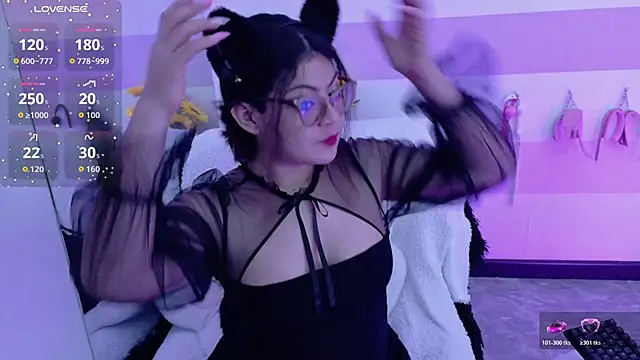 Catwhite  online show from 05-04-26, 04:58
