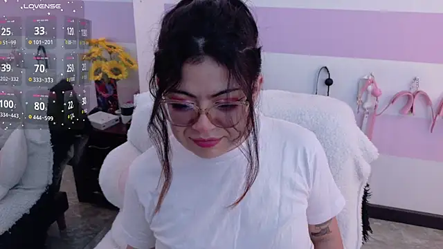 Catwhite  online show from 05-06-26, 05:07