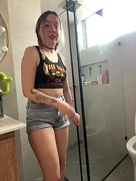 Darling XXX online show from 12-18-24, 07:08