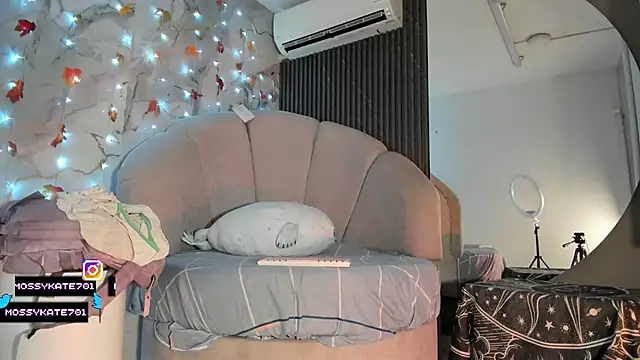 Katemoss70 online show from 11-13-25, 12:37