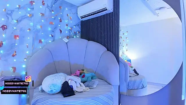 Katemoss70 online show from 11-21-25, 12:37