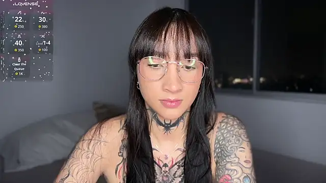 Snapshot of xisisxx chatting on 03-27-26, 11:37 xisisxx online show from 03-27-26, 11:37