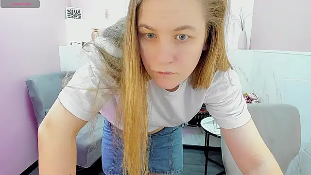 Snapshot of JadeSoft chatting on 02-02-25, 04:43 JadeSoft online show from 02-02-25, 04:43