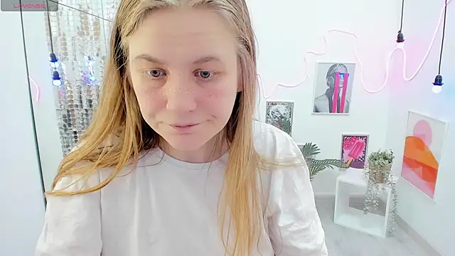 Snapshot of JadeSoft chatting on 03-05-25, 02:57 JadeSoft online show from 03-05-25, 02:57