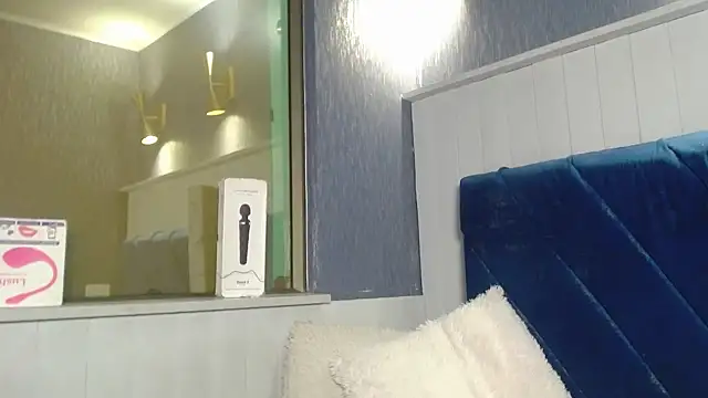 Snapshot of EmilyQueen3x chatting on 02-14-26, 01:46 EmilyQueen3x online show from 02-14-26, 01:46