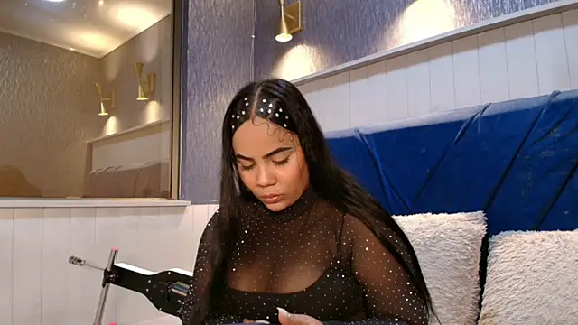 Snapshot of EmilyQueen3x chatting on 02-27-26, 02:50 EmilyQueen3x online show from 02-27-26, 02:50