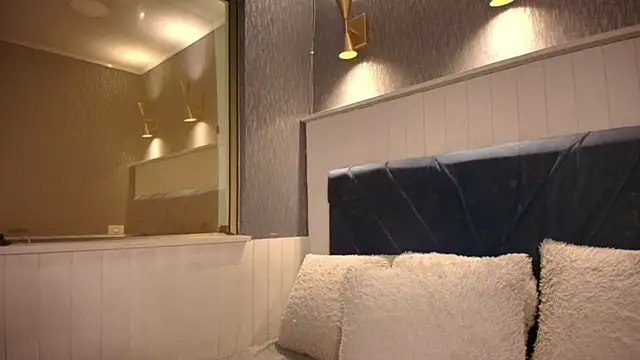 Snapshot of EmilyQueen3x chatting on 03-02-26, 02:13 EmilyQueen3x online show from 03-02-26, 02:13