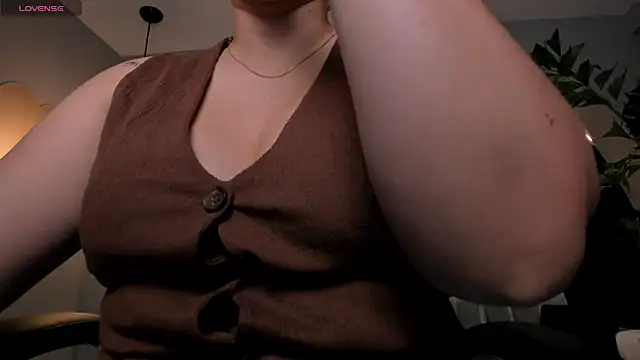 Snapshot of MartinnaBonnet chatting on 03-11-25, 11:33 MartinnaBonnet online show from 03-11-25, 11:33